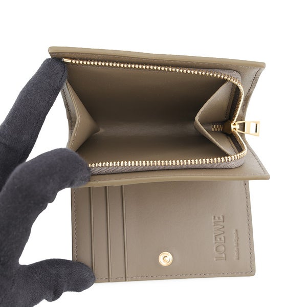 ロエベ 二つ折り財布 アナグラム コンパクト ウォレット ペブルグレインカーフレザー C821NCWX03 LOEWE