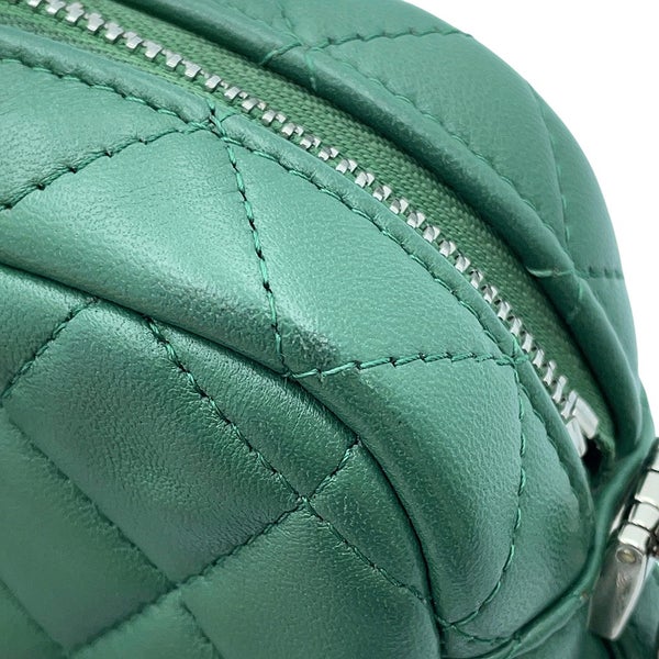 シャネル チェーンショルダーバッグ マトラッセ ココマーク カメラケース ラムスキン A91796 CHANEL ポシェット