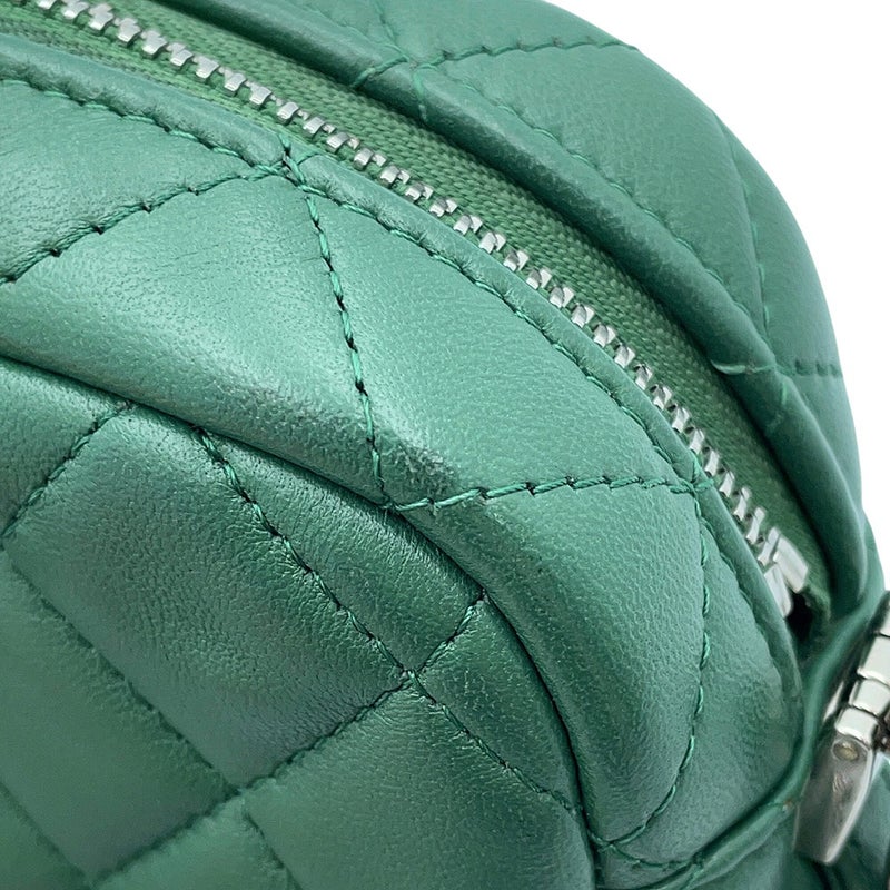 シャネル チェーンショルダーバッグ マトラッセ ココマーク カメラケース ラムスキン A91796 CHANEL ポシェット