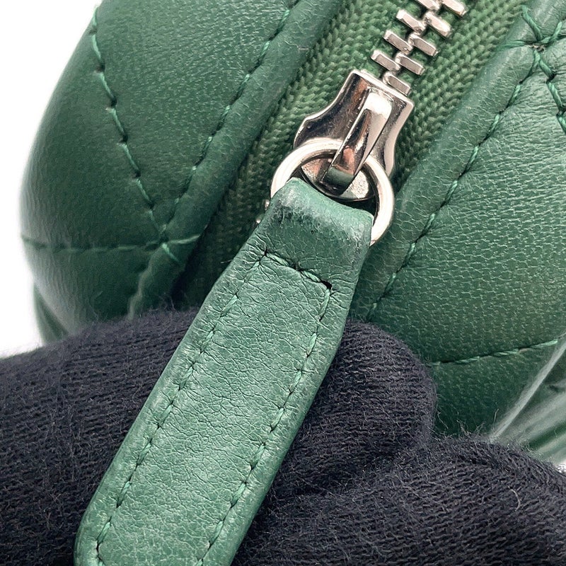 シャネル チェーンショルダーバッグ マトラッセ ココマーク カメラケース ラムスキン A91796 CHANEL ポシェット