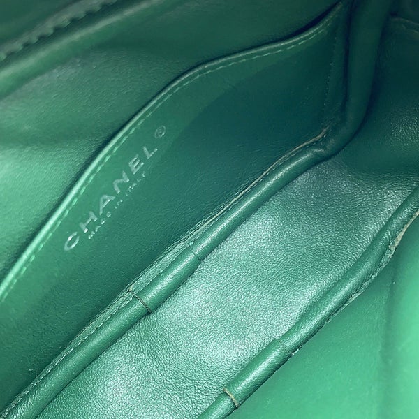 シャネル チェーンショルダーバッグ マトラッセ ココマーク カメラケース ラムスキン A91796 CHANEL ポシェット