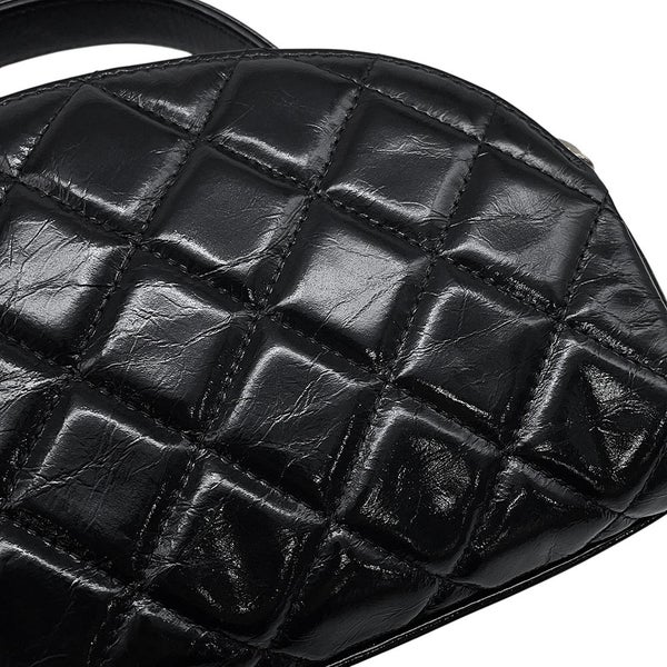 シャネル チェーンショルダーバッグ マトラッセ ココマーク ドーム型 レザー CHANEL バッグ 黒