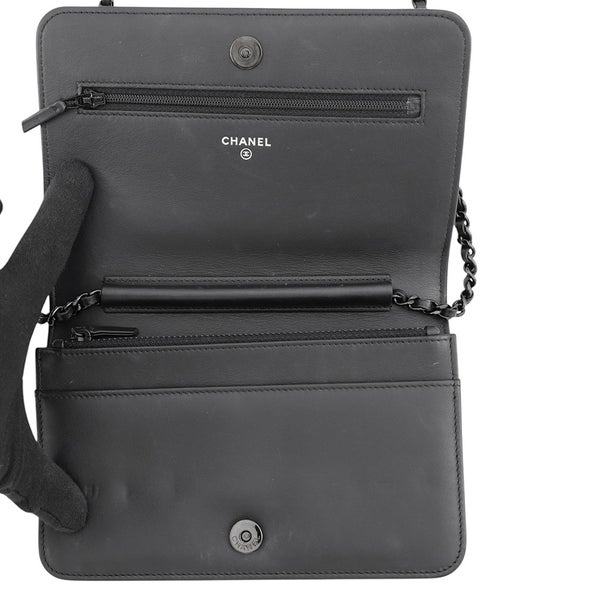 シャネル チェーンウォレット シェブロン ココマーク ボーイシャネル ラムスキン CHANEL 財布 黒