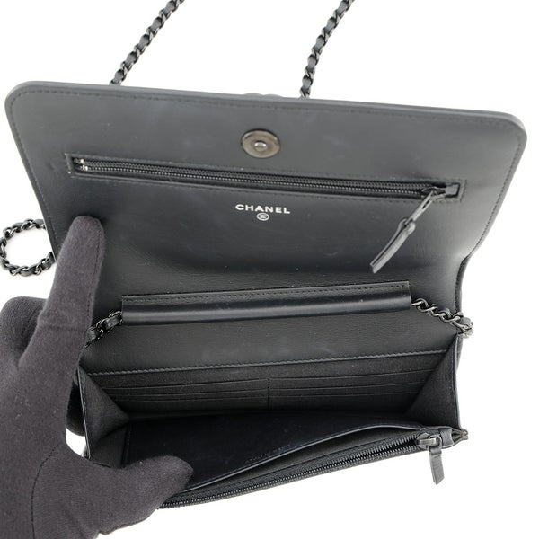 シャネル チェーンウォレット シェブロン ココマーク ボーイシャネル ラムスキン CHANEL 財布 黒