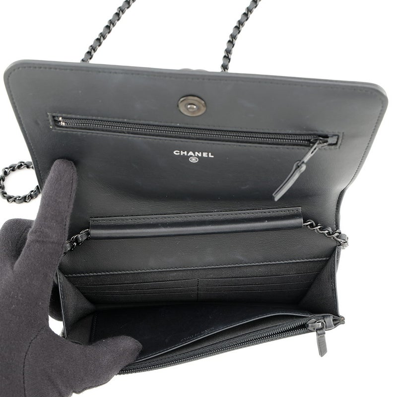 シャネル チェーンウォレット シェブロン ココマーク ボーイシャネル ラムスキン CHANEL 財布 黒