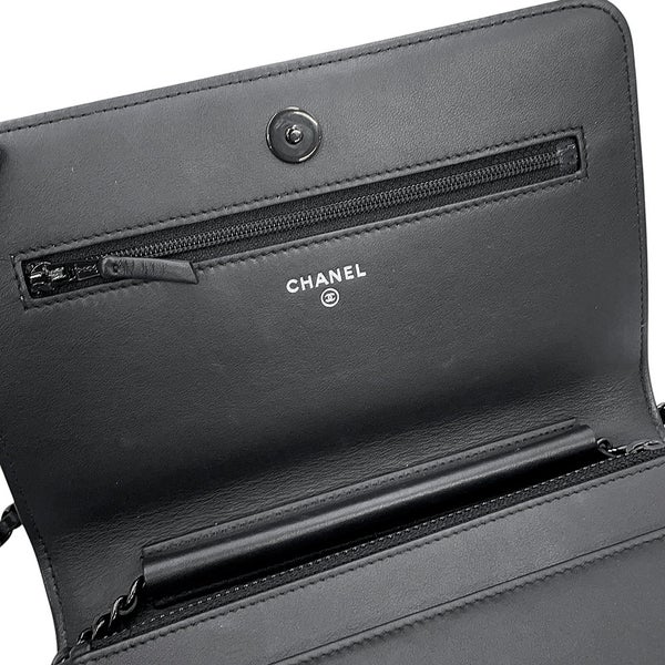 シャネル チェーンウォレット シェブロン ココマーク ボーイシャネル ラムスキン CHANEL 財布 黒