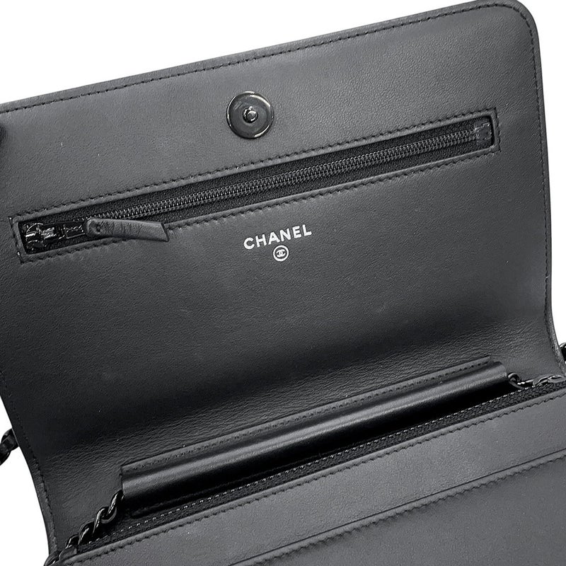 シャネル チェーンウォレット シェブロン ココマーク ボーイシャネル ラムスキン CHANEL 財布 黒