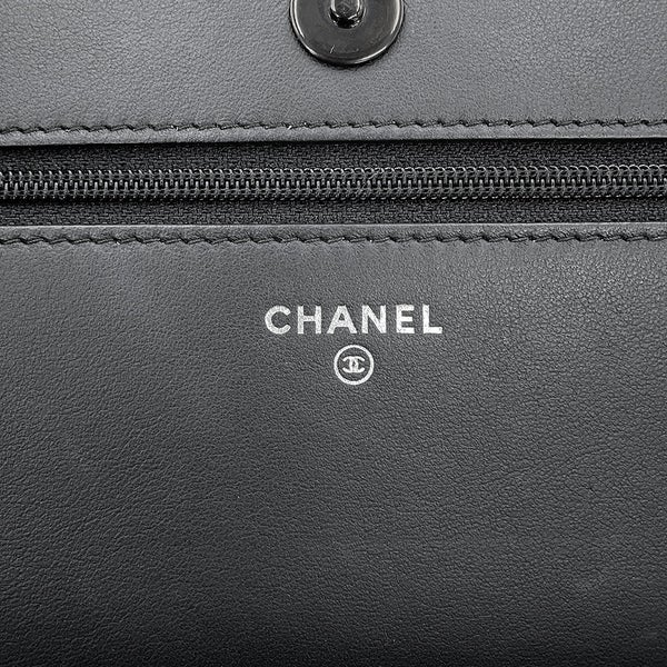 シャネル チェーンウォレット シェブロン ココマーク ボーイシャネル ラムスキン CHANEL 財布 黒