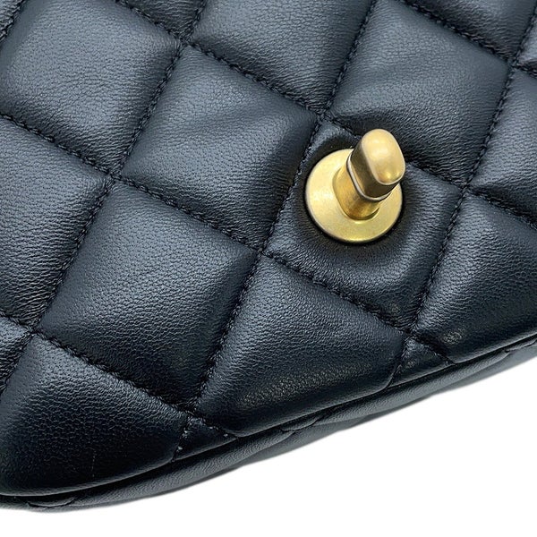 シャネル チェーンショルダーバッグ ミニマトラッセ ダイヤ ハート ラムスキン CHANEL 黒