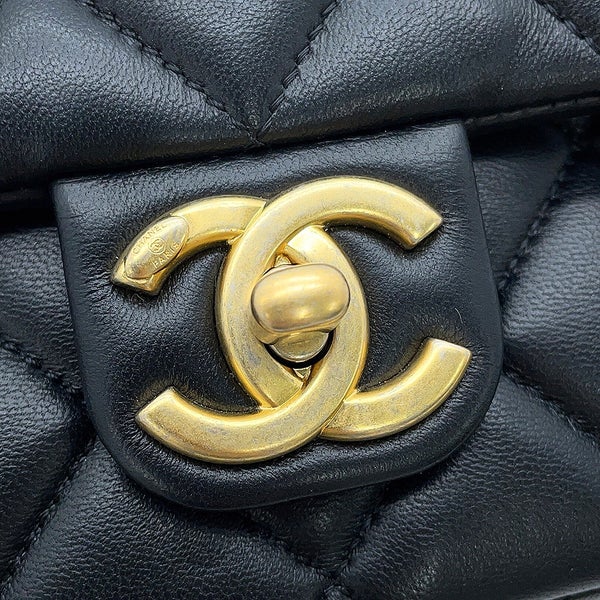 シャネル チェーンショルダーバッグ ミニマトラッセ ダイヤ ハート ラムスキン CHANEL 黒