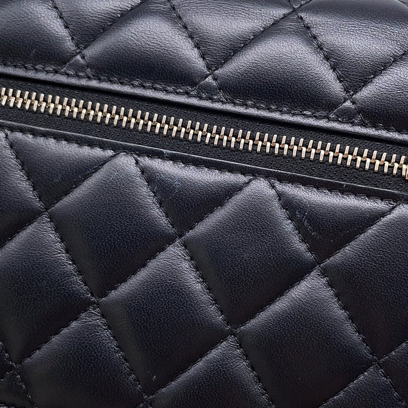 シャネル チェーンウォレット マトラッセ フェイクパール ミニ ラムスキン AP2932 CHANEL 黒