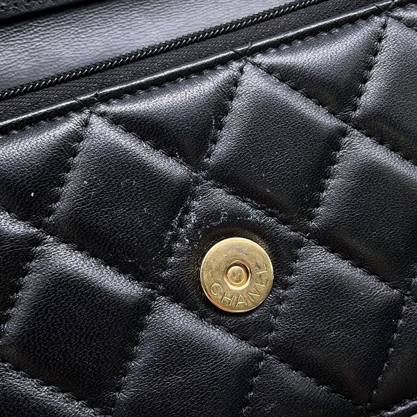 シャネル チェーンウォレット マトラッセ フェイクパール ミニ ラムスキン AP2932 CHANEL 黒