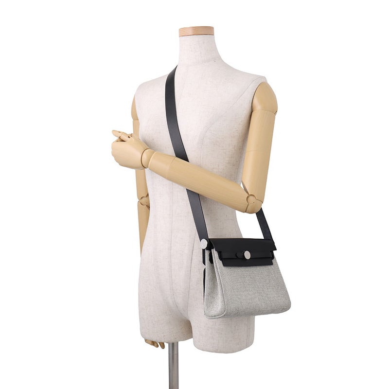エルメス ショルダーバッグ エールバッグジップ ミニ ブラック/エクリュ/シルバー金具 トワルアッシュ/ヴァッシュハンター G刻印 黒