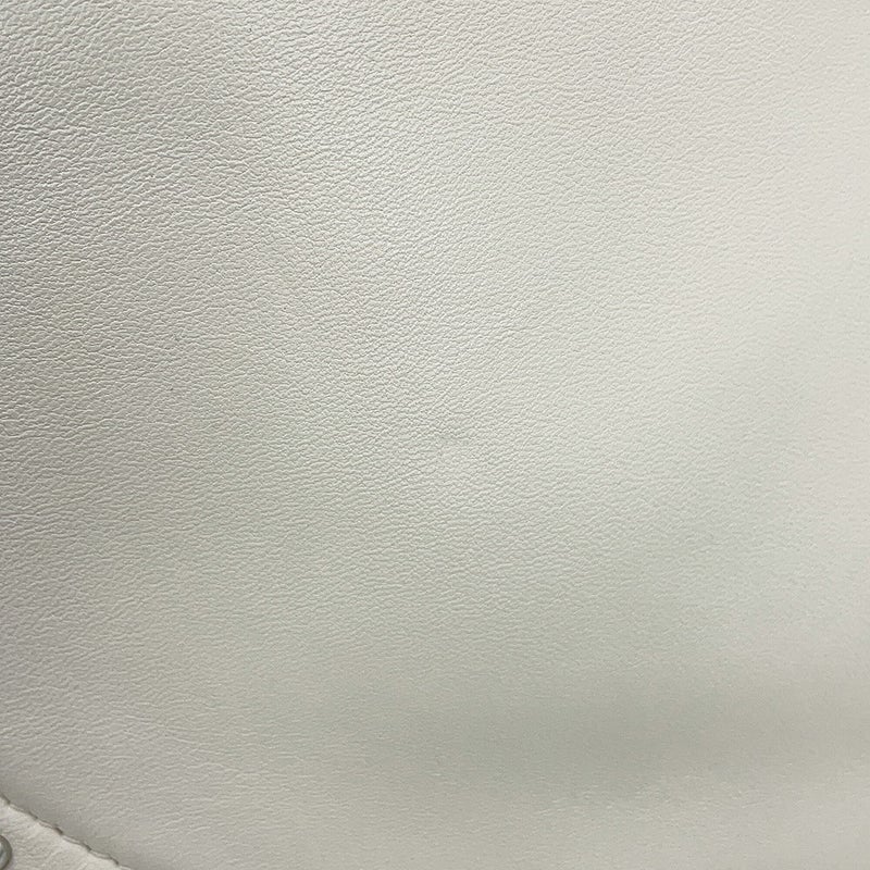 アライア チェーンショルダーバッグ ル・デミ・ルーン レザー AA1S00531CA138 ALAIA