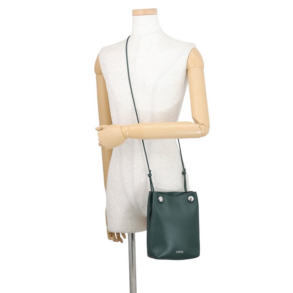 ロエベ ショルダーバッグ ぺブルポーチ スムースカーフレザー CANBSPPX01 LOEWE バッグ