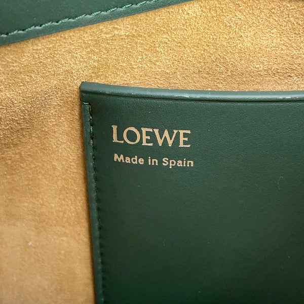 ロエベ ショルダーバッグ ぺブルポーチ スムースカーフレザー CANBSPPX01 LOEWE バッグ