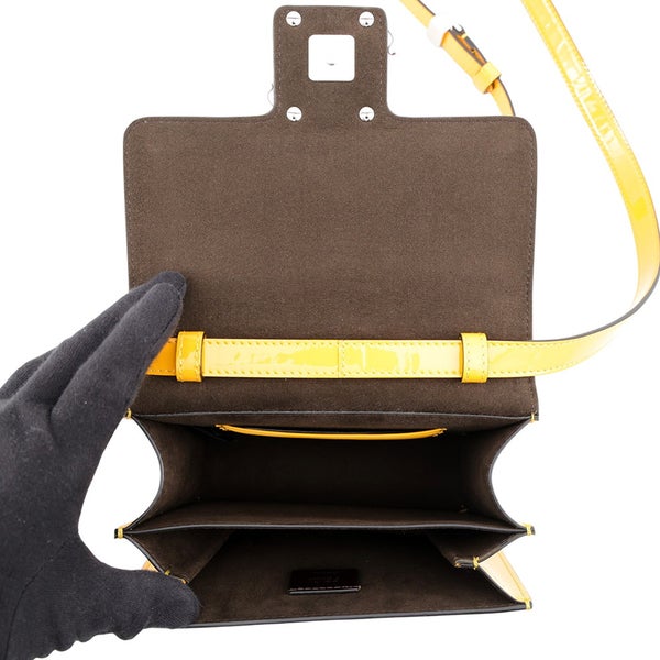 フェンディ ショルダーバッグ カリグラフィ パテント 8BT317 FENDI バッグ
