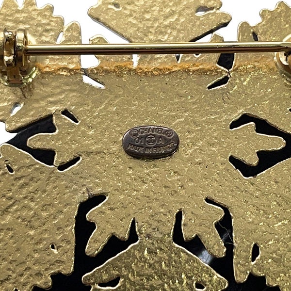 シャネル ブローチ ココマーク スノーフレーク  メタル 01 A CHANEL アクセサリー