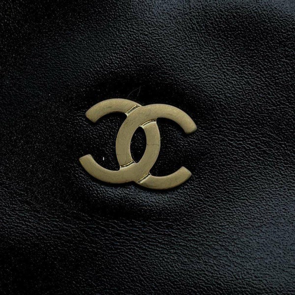 シャネル ハンドバッグ CHANEL 22 マトラッセ スモール シャイニーカーフ AS3260 ポーチ付き 黒