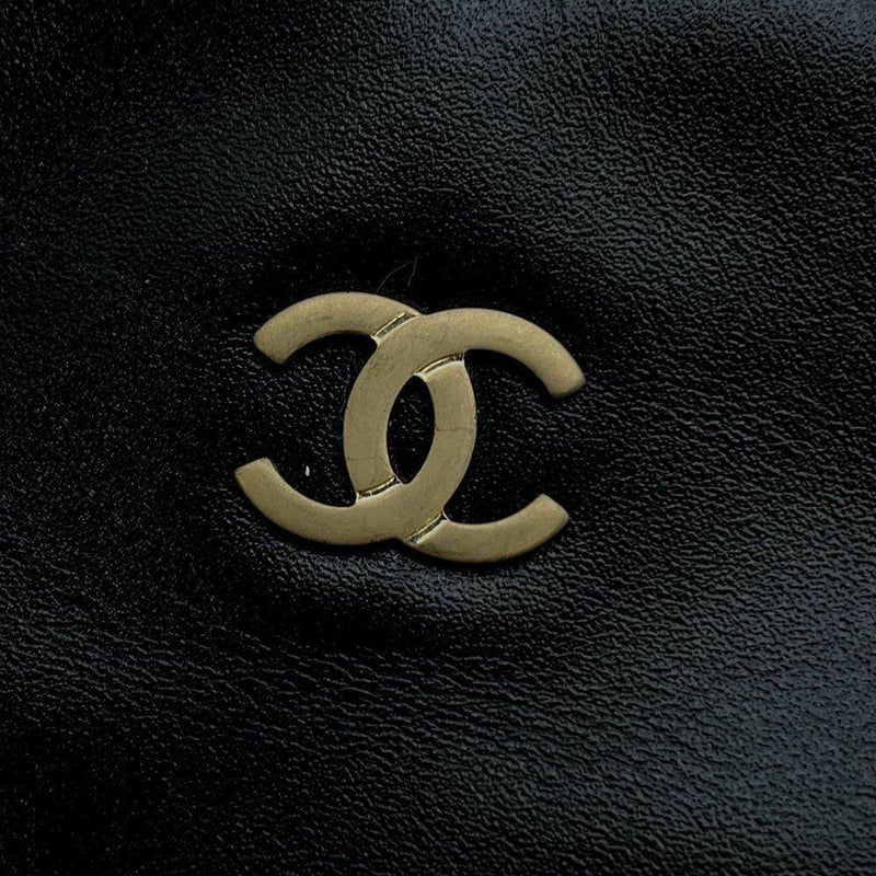 シャネル ハンドバッグ CHANEL 22 マトラッセ スモール シャイニーカーフ AS3260 ポーチ付き 黒