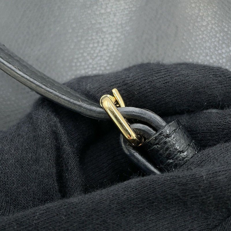 フェンディ ショルダーウォレット FFダイヤモンド レザー 8M0488 FENDI 長財布 黒