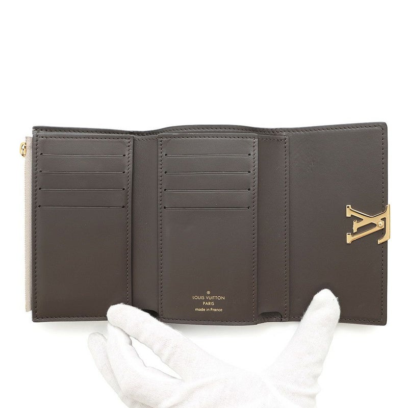 ルイヴィトン 三つ折り財布 トリヨンレザー ポルトフォイユ・カプシーヌ コンパクト M62159