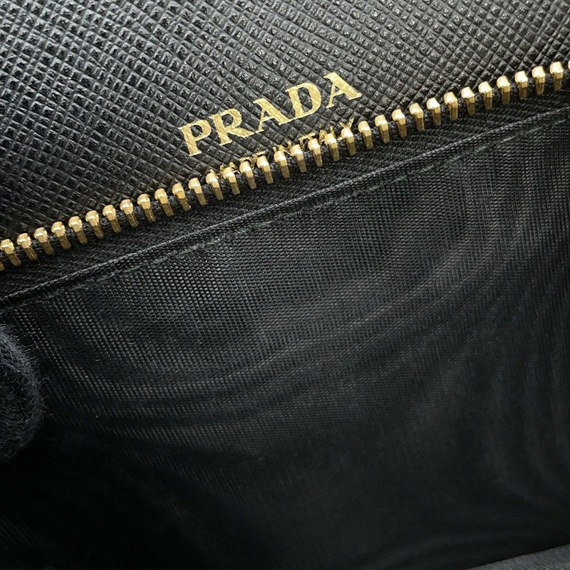 プラダ チェーンウォレット サフィアーノレザー PRADA 財布 黒