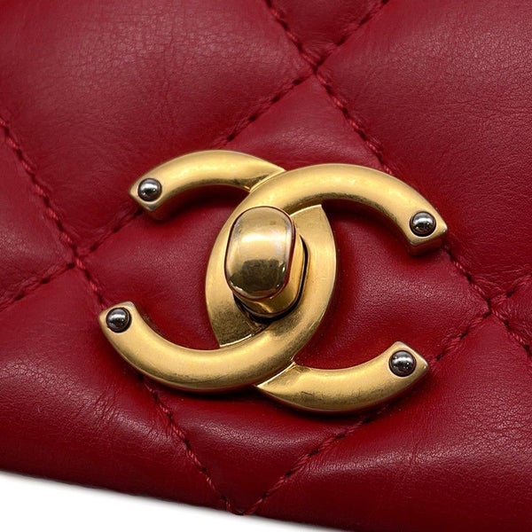 シャネル チェーンショルダーバッグ マトラッセ ココマーク ラムスキン CHANEL バッグ 赤
