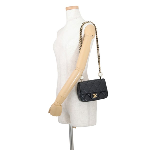 シャネル チェーンショルダーバッグ マトラッセ ココマーク パール ラムスキン AS4868 CHANEL 黒