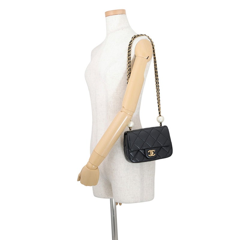 シャネル チェーンショルダーバッグ マトラッセ ココマーク パール ラムスキン AS4868 CHANEL 黒