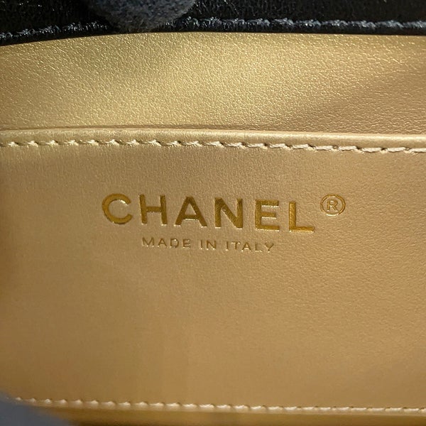 シャネル チェーンショルダーバッグ マトラッセ ココマーク パール ラムスキン AS4868 CHANEL 黒