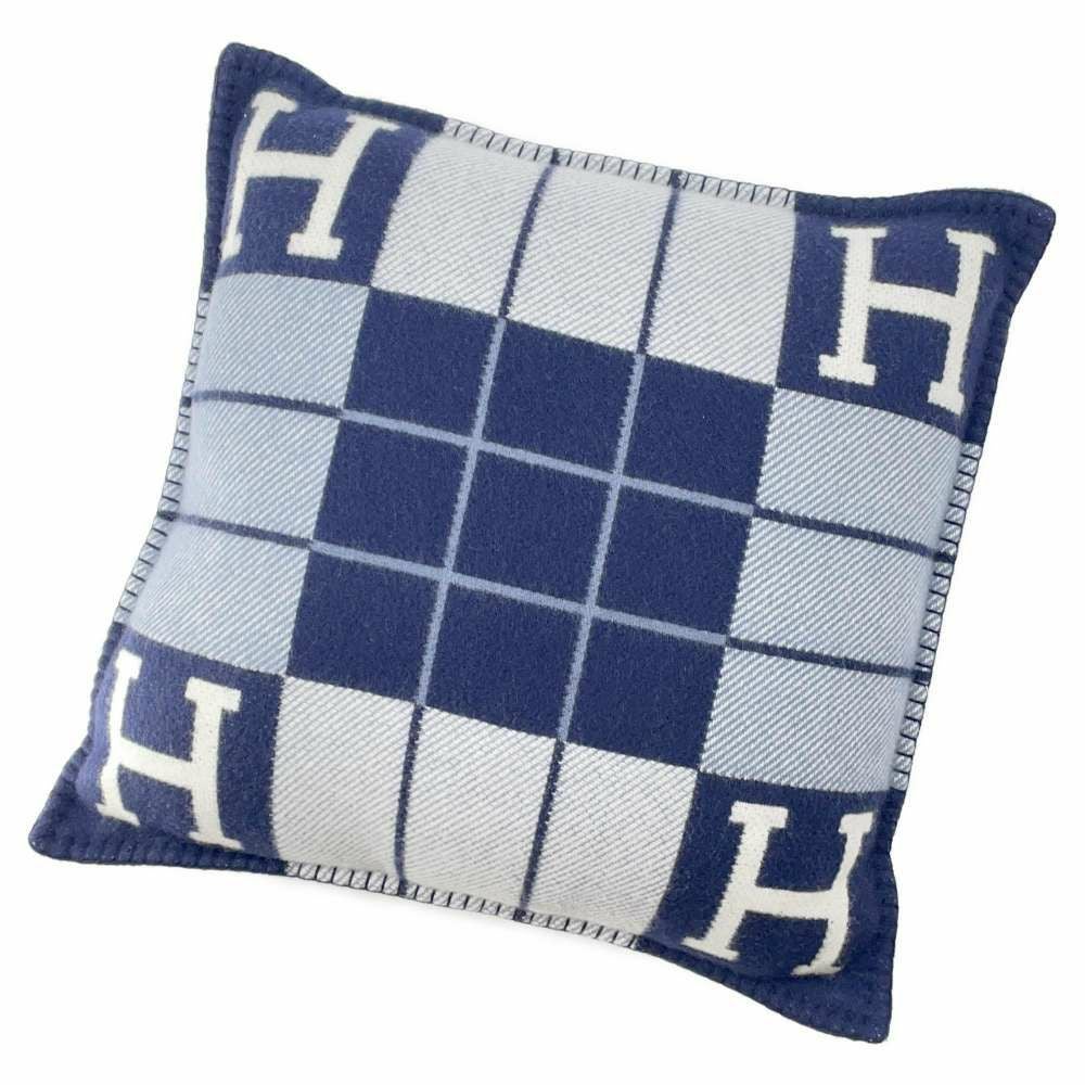 箱付き】エルメス HERMES クッション アヴァロンIII PM グレー