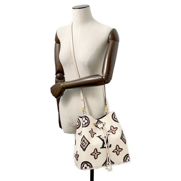 ルイヴィトン ショルダーバッグ モノグラム・ワイルドアットハート ネオノエ M45822 LOUIS VUITTON クレーム