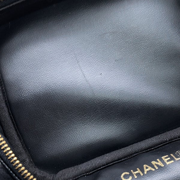 シャネル バニティバッグ ココマーク キャビアスキン 縦型 A01998 CHANEL バッグ 化粧ポーチ コスメポーチ 黒