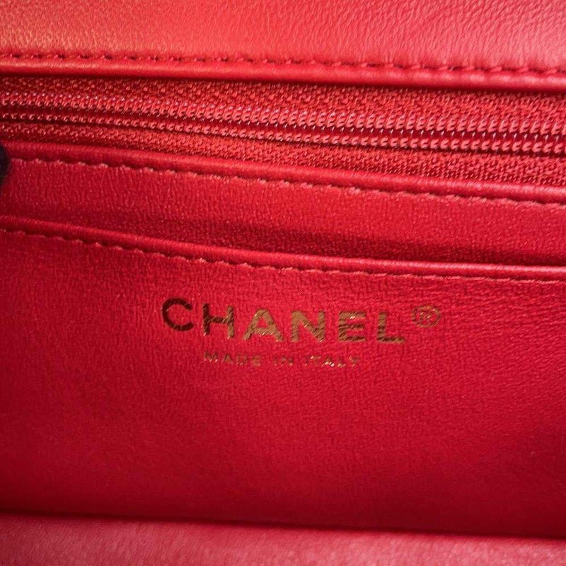 シャネル チェーンショルダーバッグ マトラッセ ココマーク トップハンドル ミニ フラップ ラムスキン AS2431 CHANEL バッグ