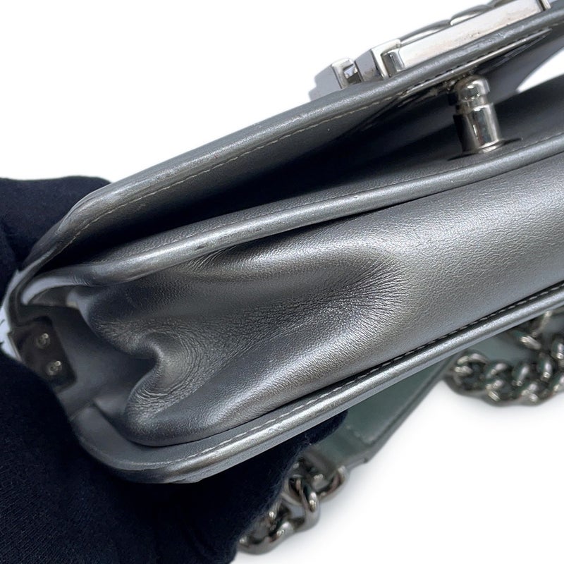 シャネル チェーンショルダーバッグ ボーイシャネル スモール マトラッセ ココマーク レザー/エナメル  A67085 BOY CHANEL バッグ