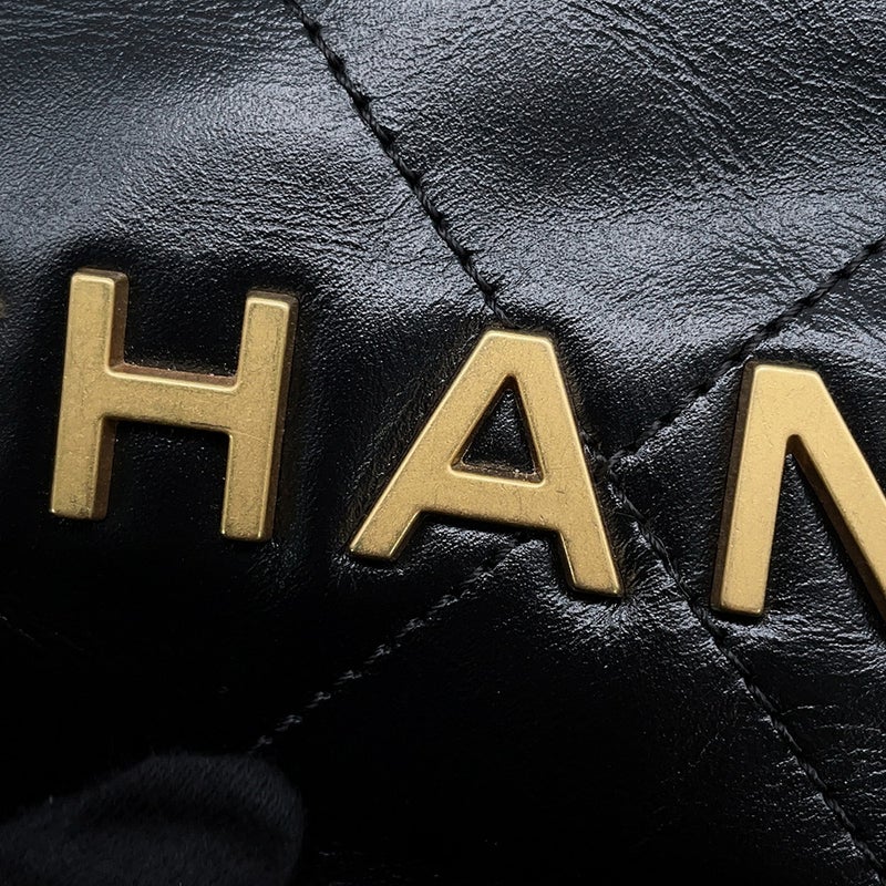 シャネル ハンドバッグ CHANEL 22 マトラッセ スモール シャイニーカーフレザー AS3260 CHANEL ポーチ付き 黒