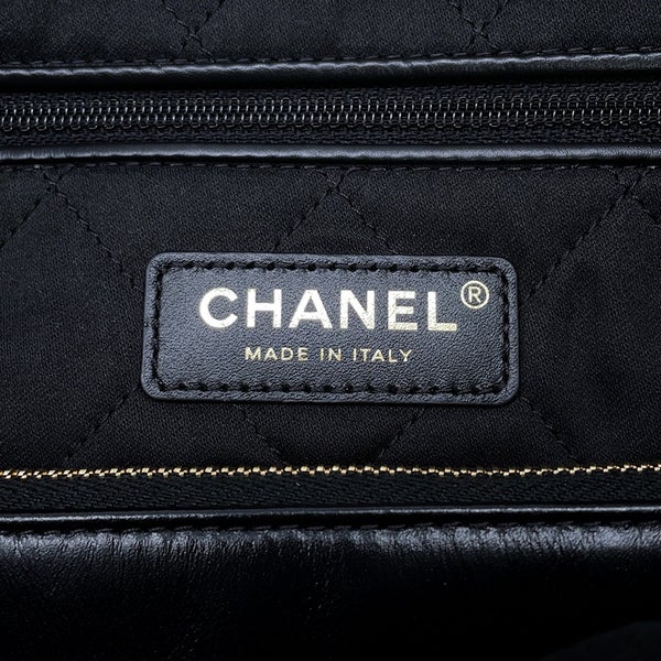 シャネル ハンドバッグ CHANEL 22 マトラッセ スモール シャイニーカーフレザー AS3260 CHANEL ポーチ付き 黒