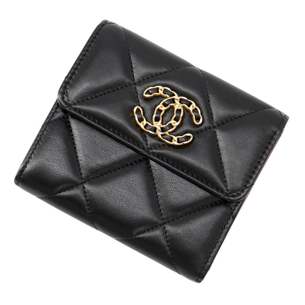 CHANEL19ディズヌフ マトラッセ　スモールフラップウォレット　ラムスキン シャネル 三つ折り財布 シャネル19 マトラッセ スモールフラップ