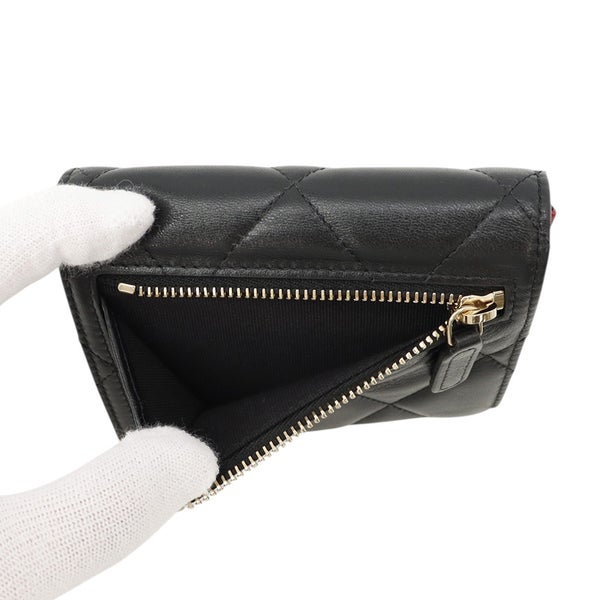 シャネル 三つ折り財布 シャネル19 マトラッセ スモールフラップ ウォレット ラムスキン AP2809 CHANEL 黒