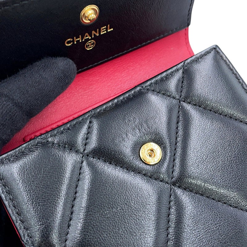 シャネル 三つ折り財布 シャネル19 マトラッセ スモールフラップ ウォレット ラムスキン AP2809 CHANEL 黒