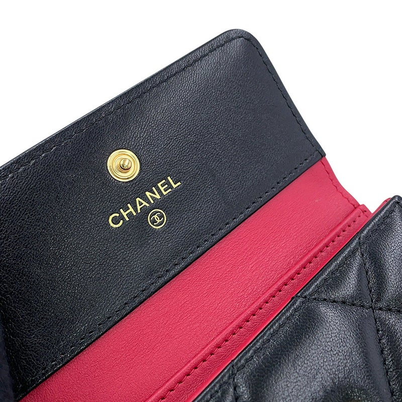 シャネル 三つ折り財布 シャネル19 マトラッセ スモールフラップ ウォレット ラムスキン AP2809 CHANEL 黒