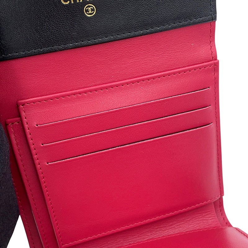 シャネル 三つ折り財布 シャネル19 マトラッセ スモールフラップ ウォレット ラムスキン AP2809 CHANEL 黒