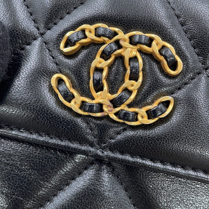 シャネル 三つ折り財布 シャネル19 マトラッセ スモールフラップ ウォレット ラムスキン AP2809 CHANEL 黒