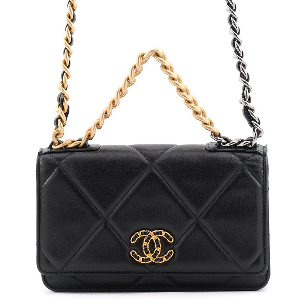 シャネル チェーンウォレット CHANEL19 ココマーク マトラッセ