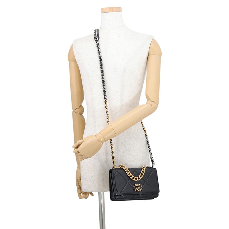 シャネル チェーンウォレット CHANEL19 ココマーク マトラッセ シャイニーラムスキン AP3267 CHANEL 財布 黒