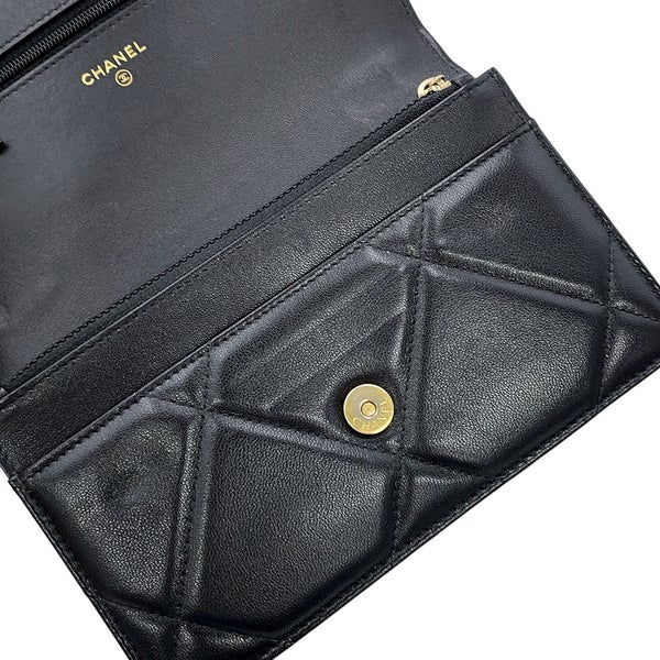 シャネル チェーンウォレット CHANEL19 ココマーク マトラッセ シャイニーラムスキン AP3267 CHANEL 財布 黒