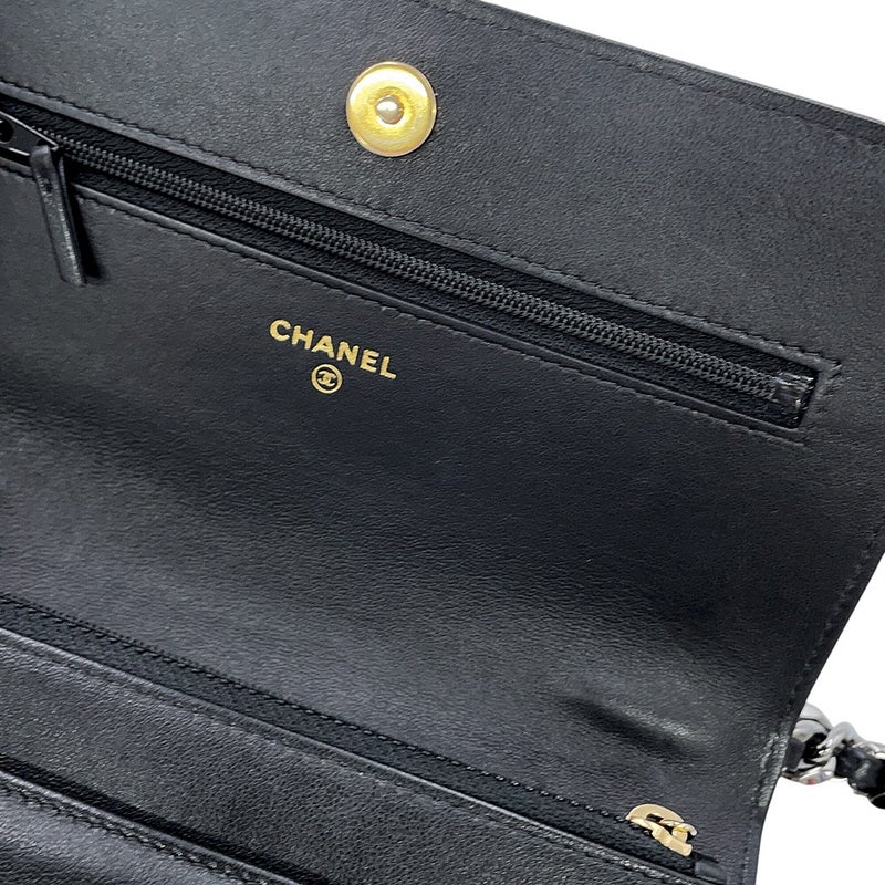 シャネル チェーンウォレット CHANEL19 ココマーク マトラッセ シャイニーラムスキン AP3267 CHANEL 財布 黒
