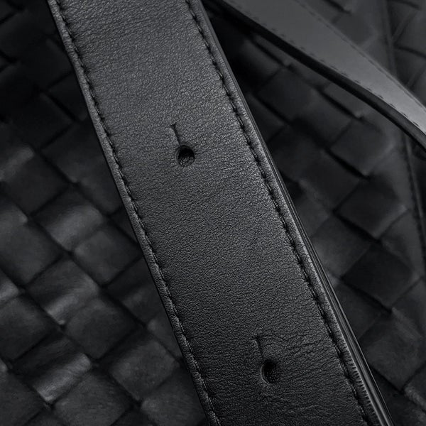 ボッテガヴェネタ ショルダーバッグ イントレチャート レザー BOTTEGA VENETA バッグ 黒