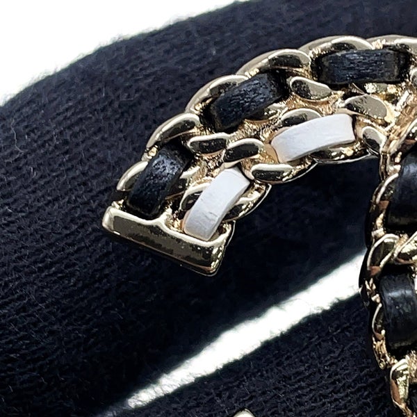 シャネル ブローチ ココマーク レザー B22 A CHANEL アクセサリー 黒 白